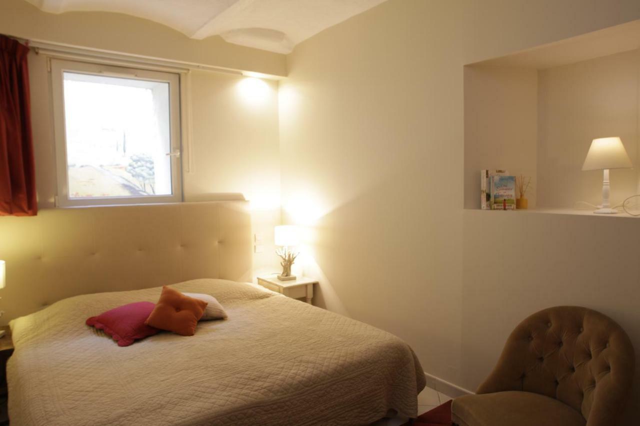La Campagne St Lazare - Restaurant Chambres D'Hotes Piscine & Spa Forcalquier Eksteriør billede